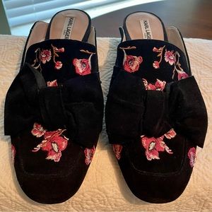 Karl Lagerfield Sz 9.5 Black Velvet Mules W/Pink/Wht Flowers & Big Bows! Pretty!
